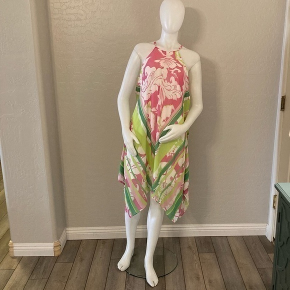 Ivy Lane White Floral Handkerchief Sleeveless Dress Size 10